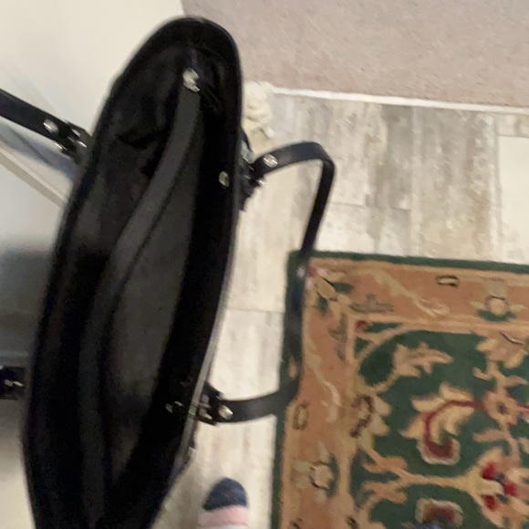 Michael Kors medium leather a tech friendly bag black studs nice condition - Picture 7 of 8